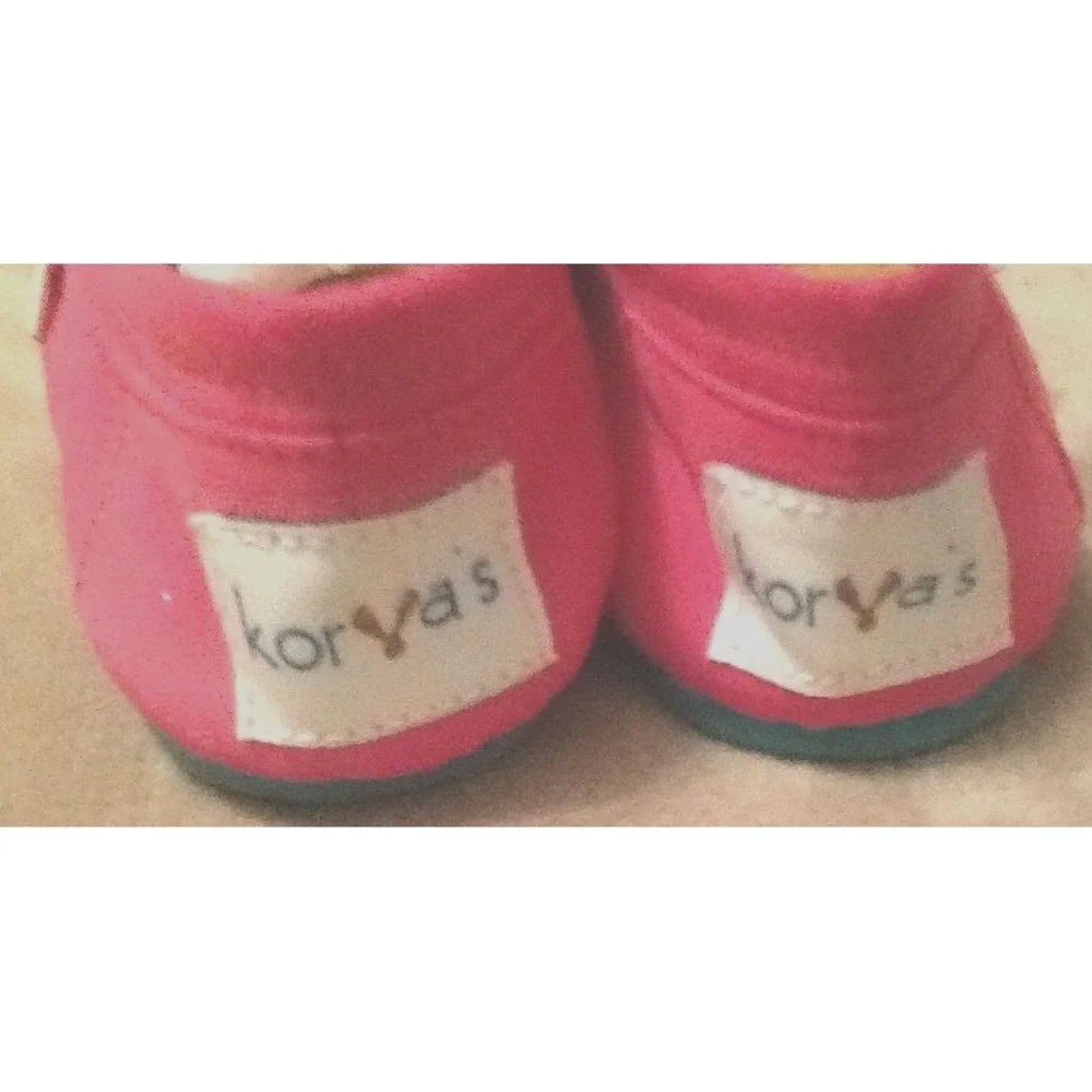 NEW RARE Korvas Size 22 US 5 5.5 Hot Pink Shoe Teal Bottom Mexico